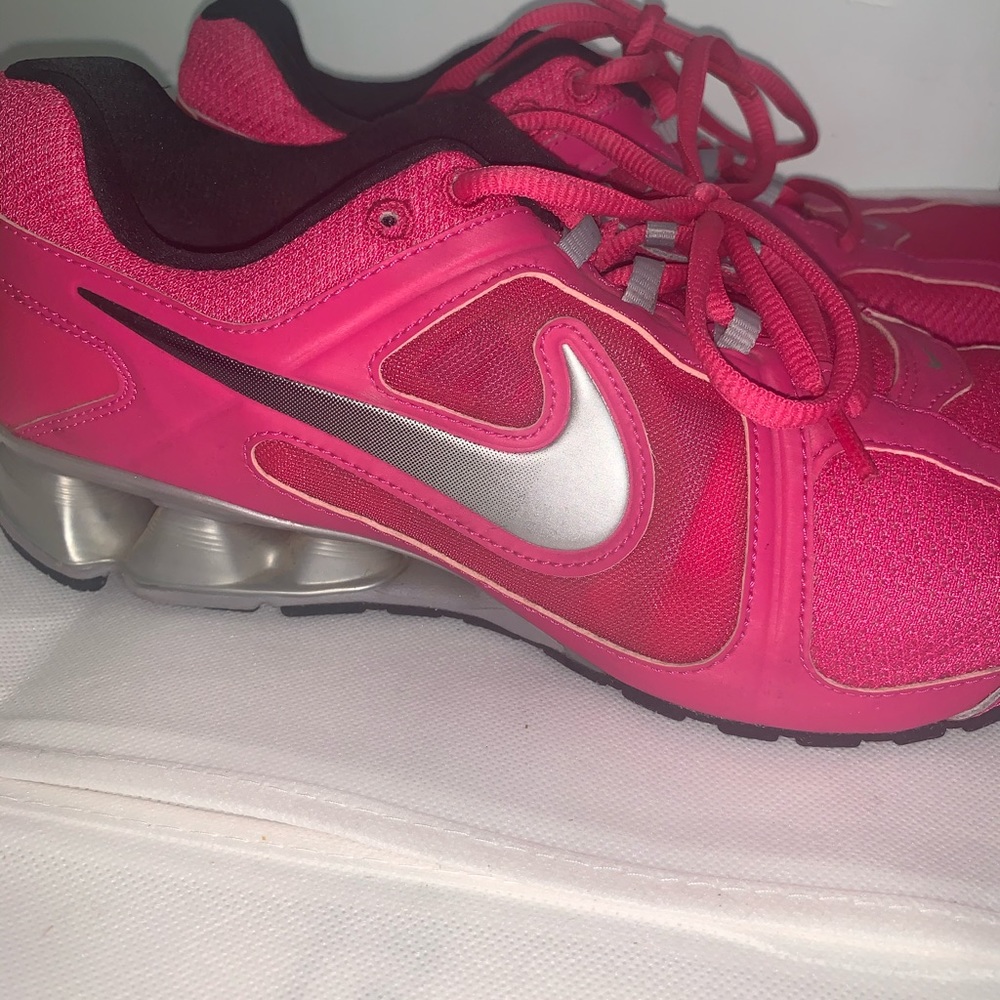 NIKE REAX Sneaker US 9.5 Eur 41 Price Firm